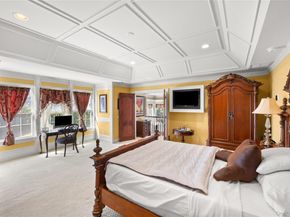 32 Avolet Court, Mount Sinai NY 11766