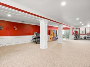 32 Avolet Court, Mount Sinai NY 11766