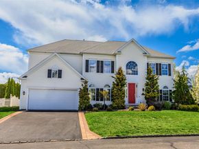 32 Avolet Court, Mount Sinai NY 11766