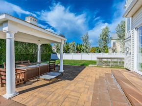 32 Avolet Court, Mount Sinai NY 11766