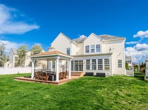 32 Avolet Court, Mount Sinai NY 11766