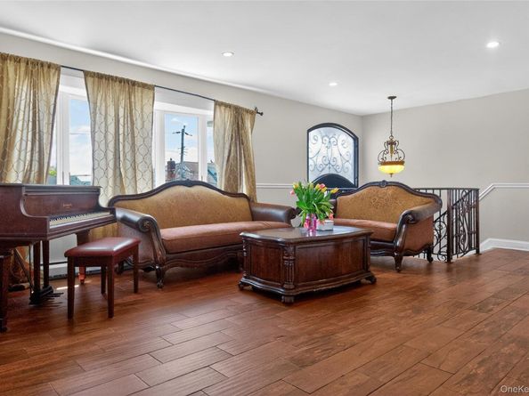 101 Jetmore Place, Massapequa NY 11758