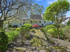 9 Robinson Street, Shoreham NY 11786