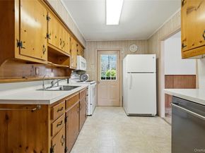 9 Robinson Street, Shoreham NY 11786