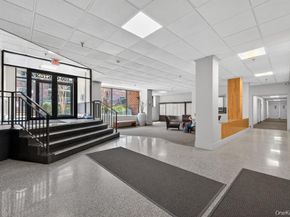 100 Clinton Avenue 4R, Mineola NY 11501