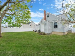 253 E Riviera Drive, Lindenhurst NY 11757