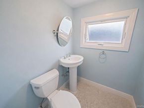 253 E Riviera Drive, Lindenhurst NY 11757