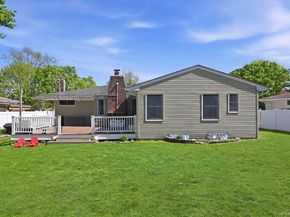 9 Copperbeech Road, Saint James NY 11780