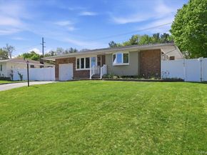 9 Copperbeech Road, Saint James NY 11780