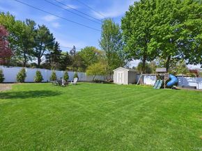 9 Copperbeech Road, Saint James NY 11780
