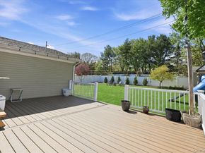 9 Copperbeech Road, Saint James NY 11780