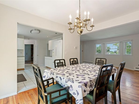 8 Beverly Court, Farmingville NY 11738