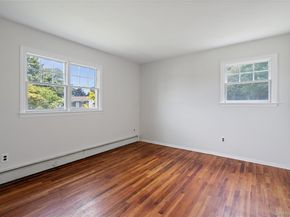 8 Beverly Court, Farmingville NY 11738