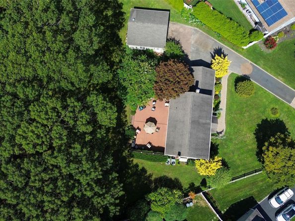 8 Beverly Court, Farmingville NY 11738