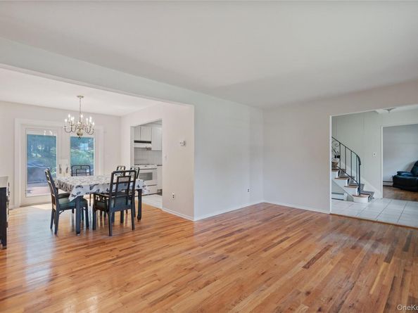 8 Beverly Court, Farmingville NY 11738