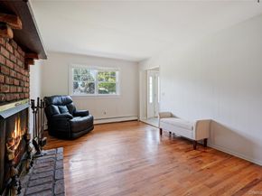 8 Beverly Court, Farmingville NY 11738