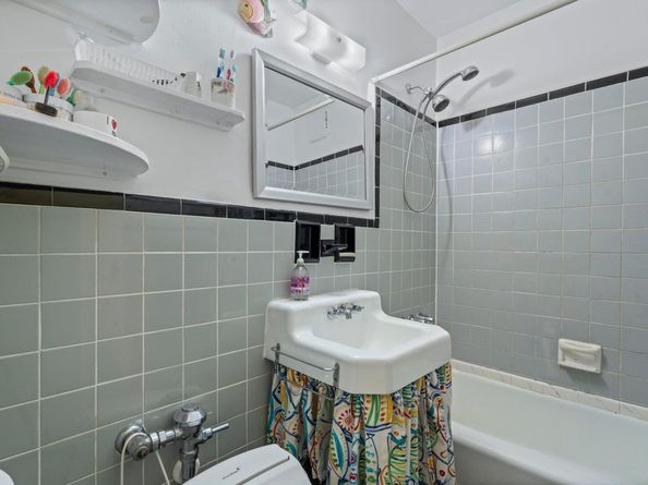 139-15 83rd Avenue 726, Briarwood NY 11435
