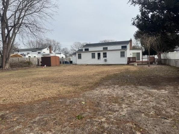 952 Thompson Drive, Bay Shore NY 11706
