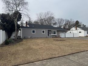 952 Thompson Drive, Bay Shore NY 11706