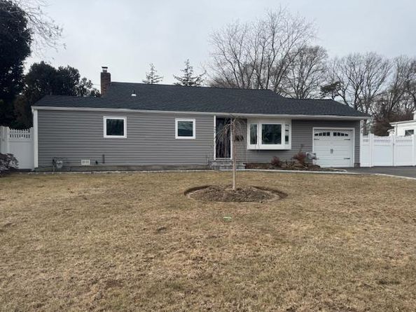 952 Thompson Drive, Bay Shore NY 11706
