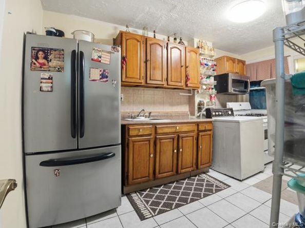 2448 Devoe Terrace, Bronx NY 10468