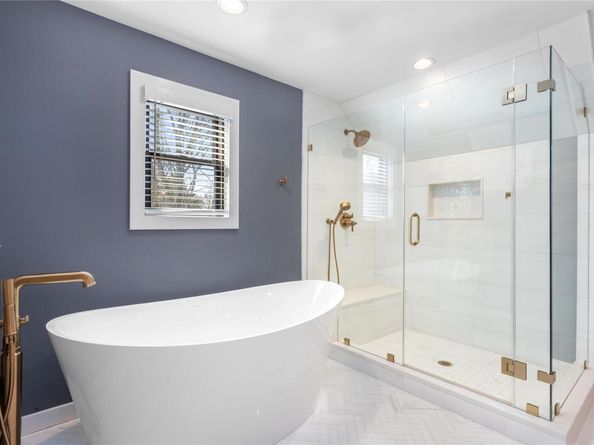 9 Walker Court, East Quogue NY 11942