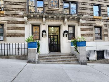 854 W 181st Street