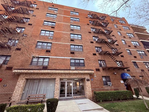 153-25 88th St 1k, Howard Beach NY 11414