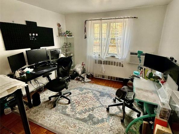 153-25 88th St 1k, Howard Beach NY 11414