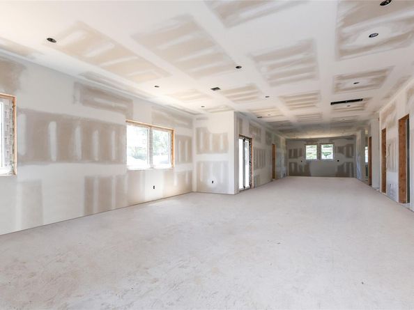 825 Weber Avenue, West Babylon NY 11704