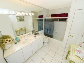 33 Peachtree Lane, Mount Sinai NY 11766