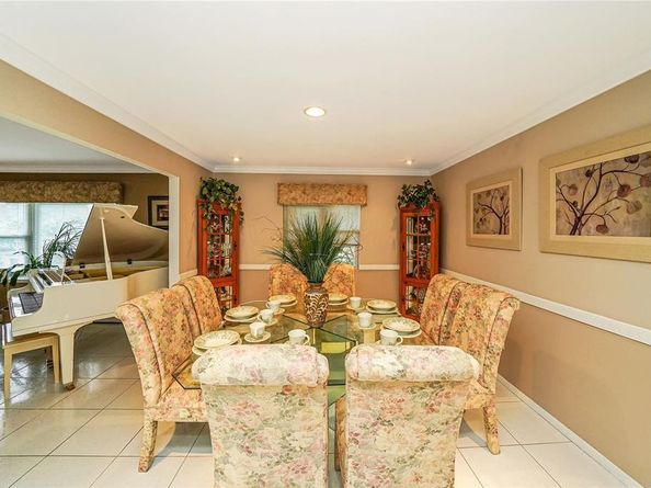 33 Peachtree Lane, Mount Sinai NY 11766