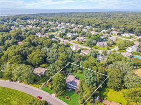 33 Peachtree Lane, Mount Sinai NY 11766