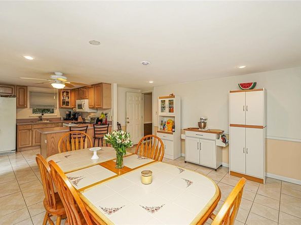 33 Peachtree Lane, Mount Sinai NY 11766