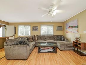 33 Peachtree Lane, Mount Sinai NY 11766