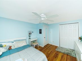 33 Peachtree Lane, Mount Sinai NY 11766