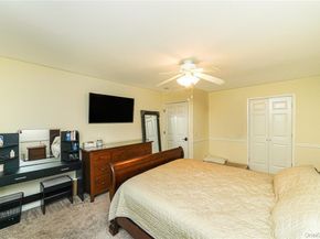 33 Peachtree Lane, Mount Sinai NY 11766