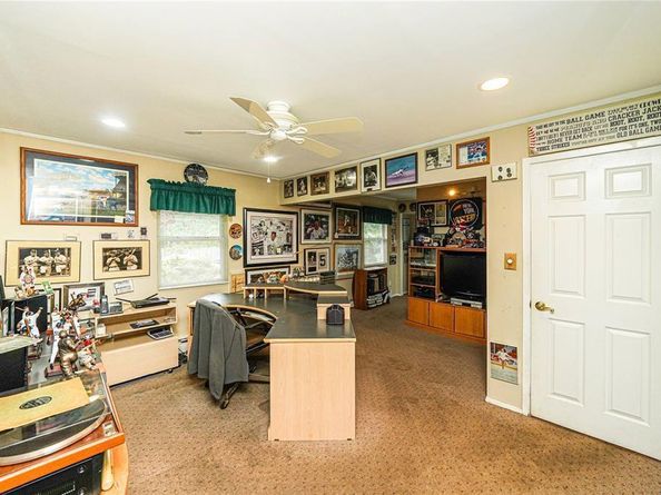 33 Peachtree Lane, Mount Sinai NY 11766