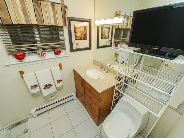 33 Peachtree Lane, Mount Sinai NY 11766
