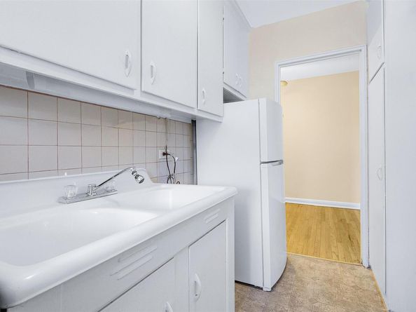 143-25 84th Drive 4F, Briarwood NY 11435