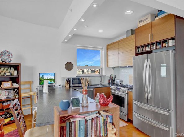 11-24 31st Avenue 10E, Long Island City NY 11106