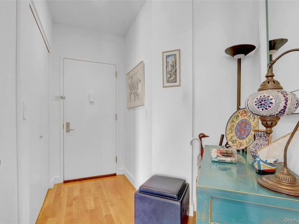 11-24 31st Avenue 10E, Long Island City NY 11106