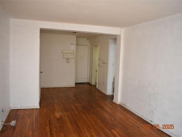 730 E 232nd Street 3G, Bronx NY 10466