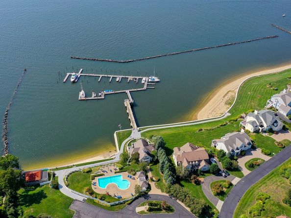 48 Pembroke Drive, Glen Cove NY 11542