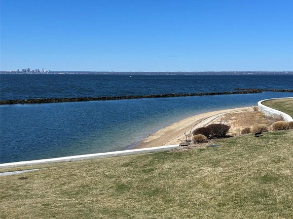 48 Pembroke Drive, Glen Cove NY 11542