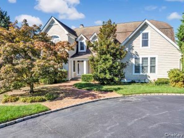 48 Pembroke Drive, Glen Cove NY 11542