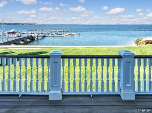 48 Pembroke Drive, Glen Cove NY 11542