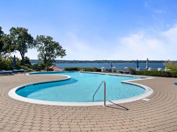 48 Pembroke Drive, Glen Cove NY 11542