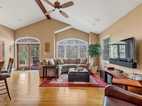 45 Henry Street, Merrick NY 11566