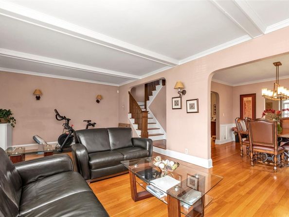 45 Henry Street, Merrick NY 11566